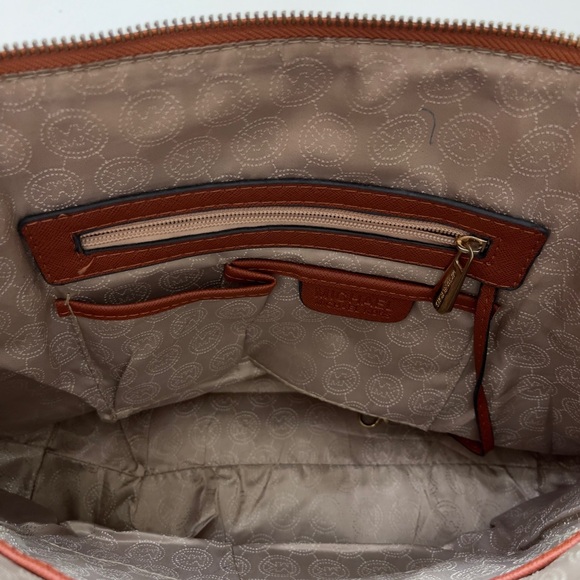 Michael Kors Jet Set Tote Bag - Picture 11 of 16